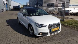 krockskadad bil auto Audi A1 1.2 s edition rijdbare schade 2011/1