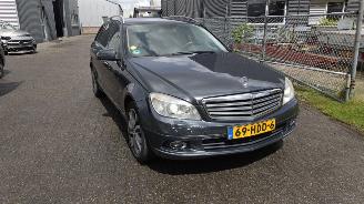 Vaurioauto  passenger cars Mercedes C-klasse 200 Kombi Elegance nette goed rijdende auto weinig schade! 2008/1