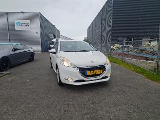 Auto incidentate Peugeot 208 PEUGEOT 208 Peugeot 208 1.2 Vti 12V PureTech 82 NETTE AUTO 2012/9