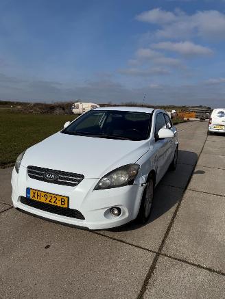 Kia Cee d  picture 3