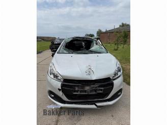 rozbiórka samochody osobowe Peugeot 208 208 I (CA/CC/CK/CL), Hatchback, 2012 / 2019 1.2 12V e-THP PureTech 110 2017