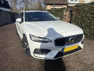Volvo V-60 R-DESIGN 2.0 D MOMENTUM-LEER-PANO-AUTOMAAT-150PK-BOM VOL picture 3