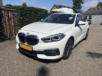BMW 1-serie 118i Executive Edition AUTOMAAT 136PK picture 3