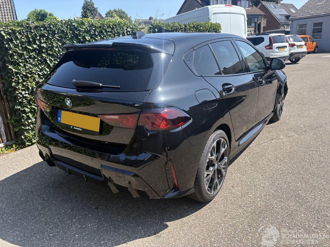 BMW 1-serie NIIEUW 120 M SPORT HYBRID AUTOMAAT 156PK