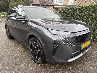 Schadeauto Peugeot 5008 1.6 Plug-in Hybrid 195 Allure 7p AUTOMAAT 150PK 2025/10