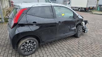 Toyota Aygo 1.0 12V VVT-i Hatchback  Benzine 998cc 53kW (72pk) FWD 2018-03 (KGB40) 1KRFE picture 6