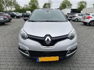 Avarii autoturisme Renault Captur 1.2 TCE 16V EDC SUV  Benzine 1.197cc 88kW (120pk) FWD 2013-06 (2R40; 2RC0) H5F403; H5FD4 2013/10