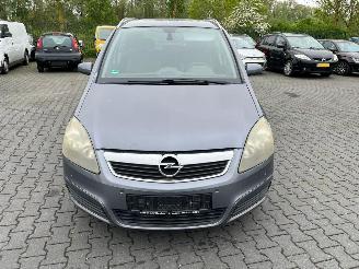 Damaged car Opel Zafira 2.2 16V Direct Ecotec MPV 2006/6