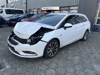 krockskadad bil auto Opel Astra SPORTS TOURER+ 1.6 CDTI 2016/7
