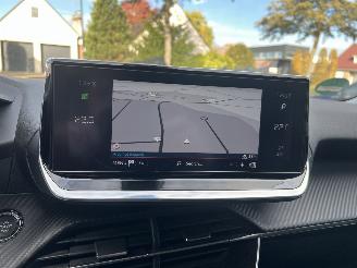 Peugeot 2008 1.2 PureTech Allure Automaat picture 15