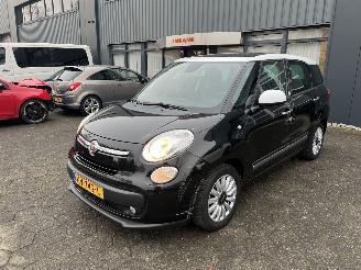 krockskadad bil auto Fiat 500L Living 1.4 T-Jet Lounge 2015/12