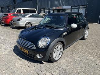 Vaurioauto  passenger cars Mini Cooper 1.6 Cooper Camden 2009/9
