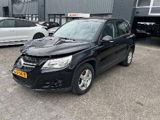 damaged passenger cars Volkswagen Tiguan 2.0 TDI Sport&Style 4Motion 2010/1