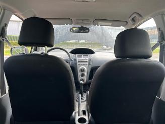 Toyota Yaris Yaris II (P9), Hatchback, 2005 / 2014 1.0 12V VVT-i picture 16