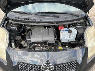 Toyota Yaris Yaris II (P9), Hatchback, 2005 / 2014 1.0 12V VVT-i picture 10