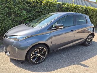 krockskadad bil auto Renault Zoé R110 ICON 41KWH met eigen accu 2019/10