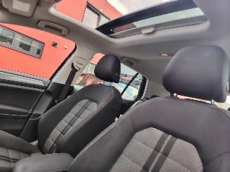 Volkswagen Golf Panoramadak climatronic 1.2 tsi picture 12