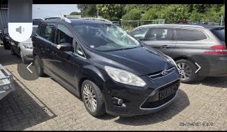 damaged passenger cars Ford Grand C-Max 1.0 titanium 2013/1