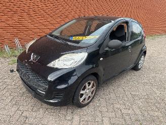 krockskadad bil auto Peugeot 107  2010/1