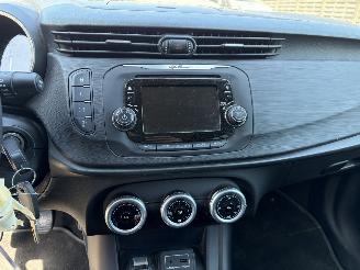 Alfa Romeo Giulietta 1.6 JTD - 16V TURBO MULTIJET picture 9