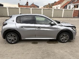 Peugeot e-208 II 136 ALLURE PACKET 50KWH picture 21