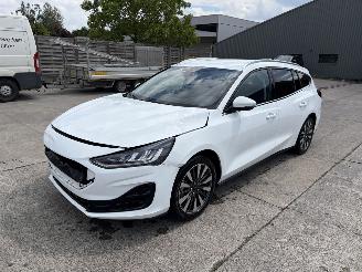 skadebil auto Ford Focus 1.0i -12V TURBO MHEV 2024/9
