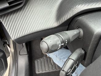 Peugeot 208  picture 15