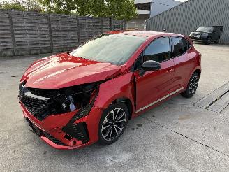 damaged passenger cars Renault Clio 1.0i - 12V TURBO TCE 90 2024/6