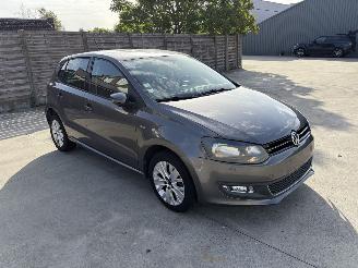 Vaurioauto  passenger cars Volkswagen Polo 1.6 TDI - 16V TURBO 2013/12
