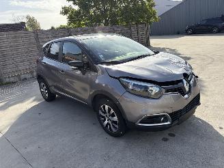 Unfallwagen Renault Captur 1.2i - 16V TURBO TCE 120 2017/3