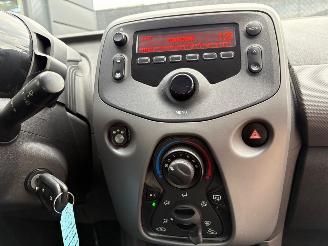 Peugeot 108 1.0 e-VTi Active 5 deurs | Airco LED Mistlampen picture 15
