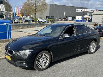 Auto incidentate BMW 3-serie 318i Luxury 2016/1