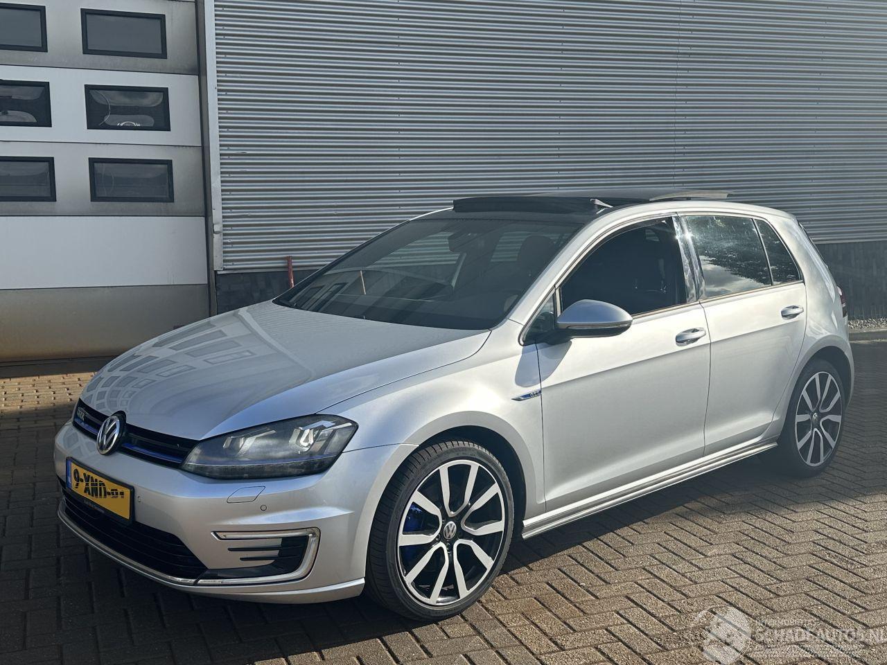 Volkswagen Golf 1.4TSI GTE Panorama Led