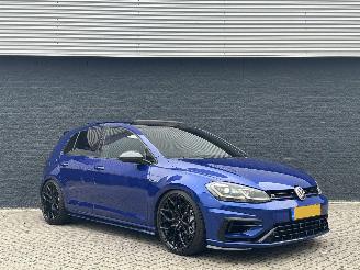 Schadeauto Volkswagen Golf 2.0 TSI R 4Motion 2017/5