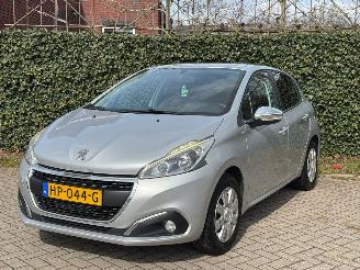 Unfallwagen Peugeot 208 1.2 Facelift Urban Soul 2015/12