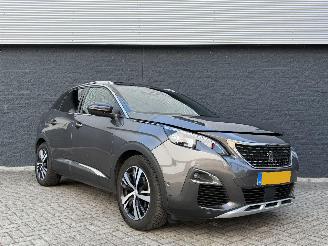 damaged passenger cars Peugeot 3008 1.2 Crossway GT-line Automaat/PANO 2019/12