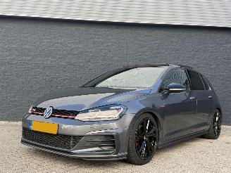 krockskadad bil auto Volkswagen Golf 2.0TSI GTI PERFORMANCE FACELIFT PANO 2017/7