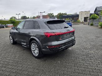 krockskadad bil auto Audi SQ8  2023/12