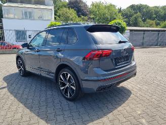 Voiture accidenté Volkswagen Tiguan R-LINE TDi 4MOTION 142 kW 2025/6