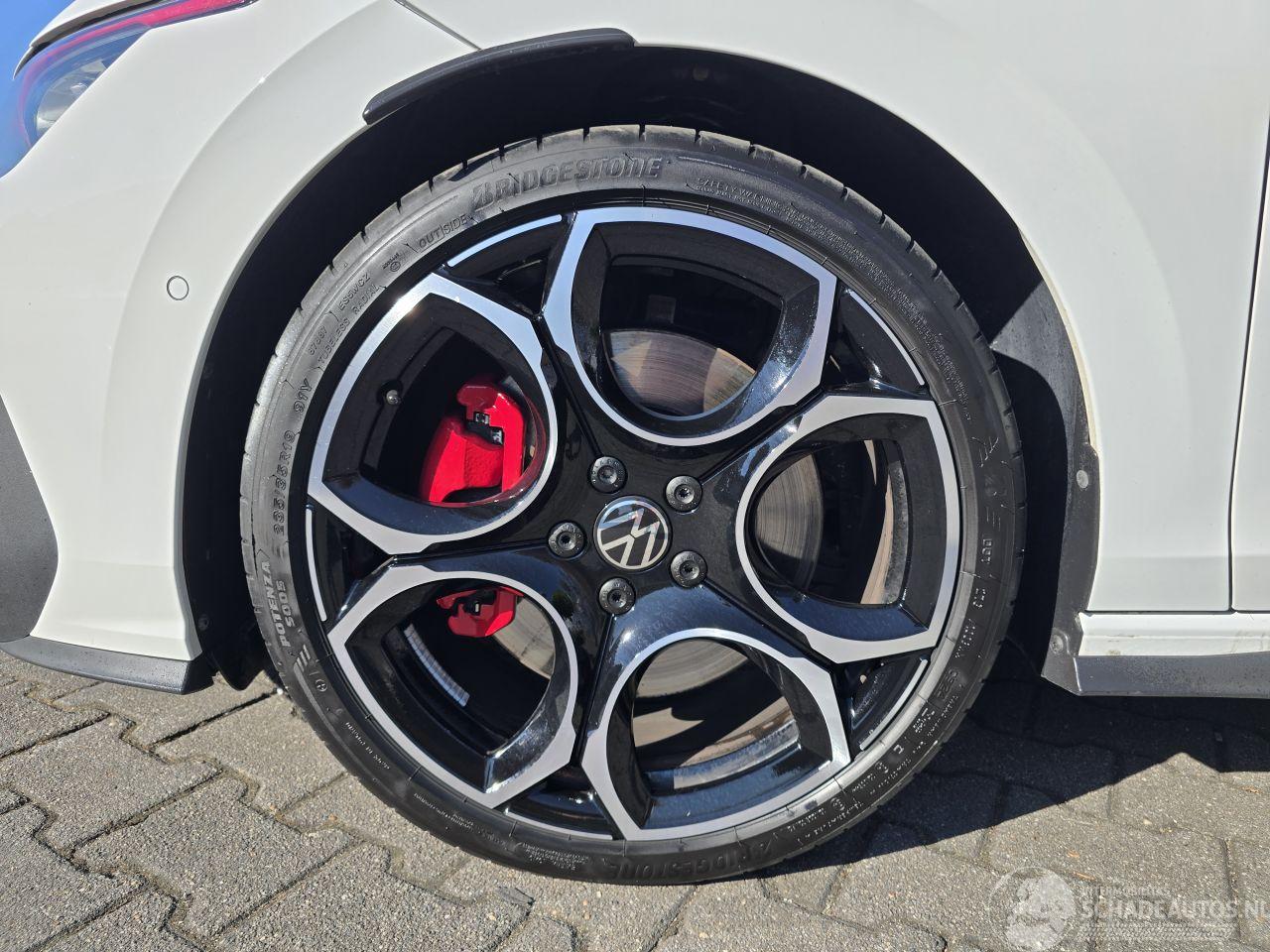 Volkswagen Golf GTI 195 kW PANORAMA IQ LED