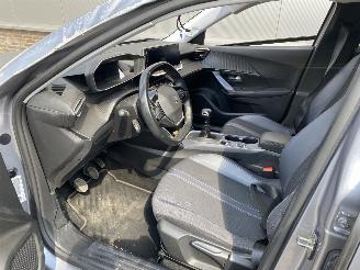 Peugeot 2008 Allure Camera, Navi, Apple carplay, Clima picture 17