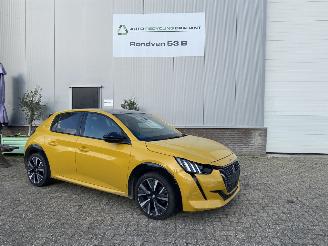 Damaged car Peugeot 208 1.2 PureTech GT- Line Camera Led Apple Car Play 2020/9