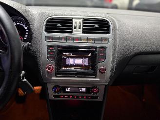 Volkswagen Polo 1.2 TSI Highline Pano Stoelverwarming picture 14