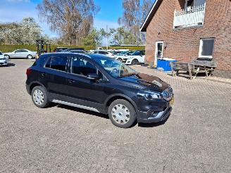 skadebil auto Suzuki S-Cross 1.0i  82kw  airco navi 2020/6
