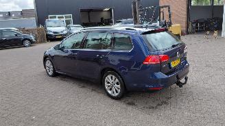 damaged passenger cars Volkswagen Golf 1.4 tgi  81kw  navi  clima 2015/3
