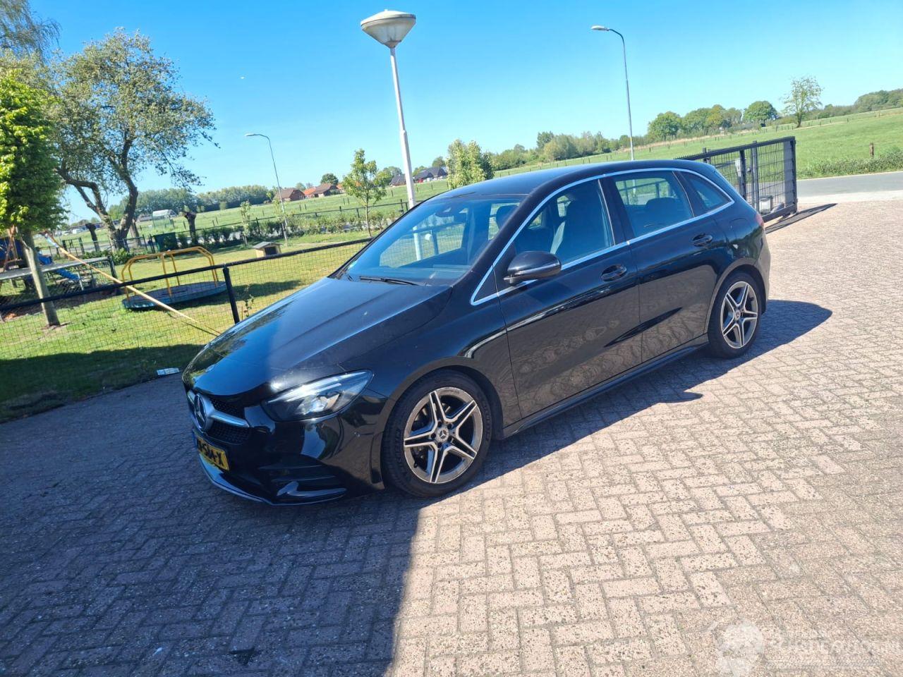 Mercedes B-klasse 180d  116pk navi clima amg uitvoering