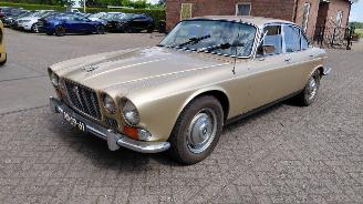 Damaged car Jaguar XJ 4.2  245pk 1969/11