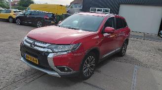 skadebil auto Mitsubishi Outlander 2.0i  150pk automaat   clima navi 2017/1