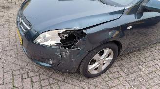 Schadeauto Kia Ceed 1.6 i 5drs automaat   airco 2008/2