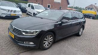 Volkswagen Passat 1.6 tdi 120pk  automaat  navi clima picture 12